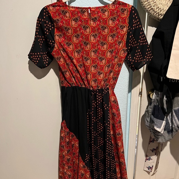 XS Piper & Scoot Maxi Dress
Pulled for a more fitted fit
24 waist - Picture 4 of 4